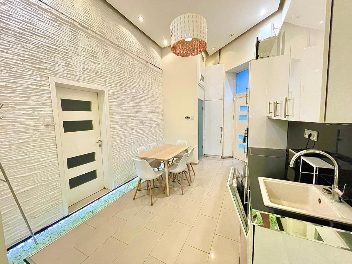 Pearl Lux Residency - Finn Sauna & Steam Room บูดาเปสต์ ภายนอก รูปภาพ