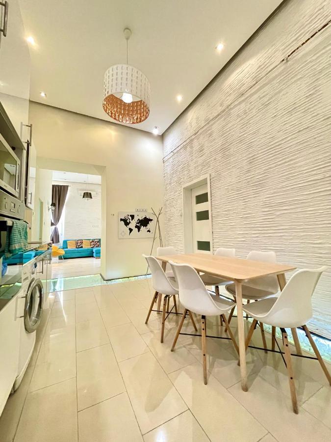 Pearl Lux Residency - Finn Sauna & Steam Room บูดาเปสต์ ภายนอก รูปภาพ